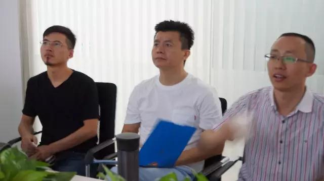 小黄蜂将何去何从？你将在这儿找到答案